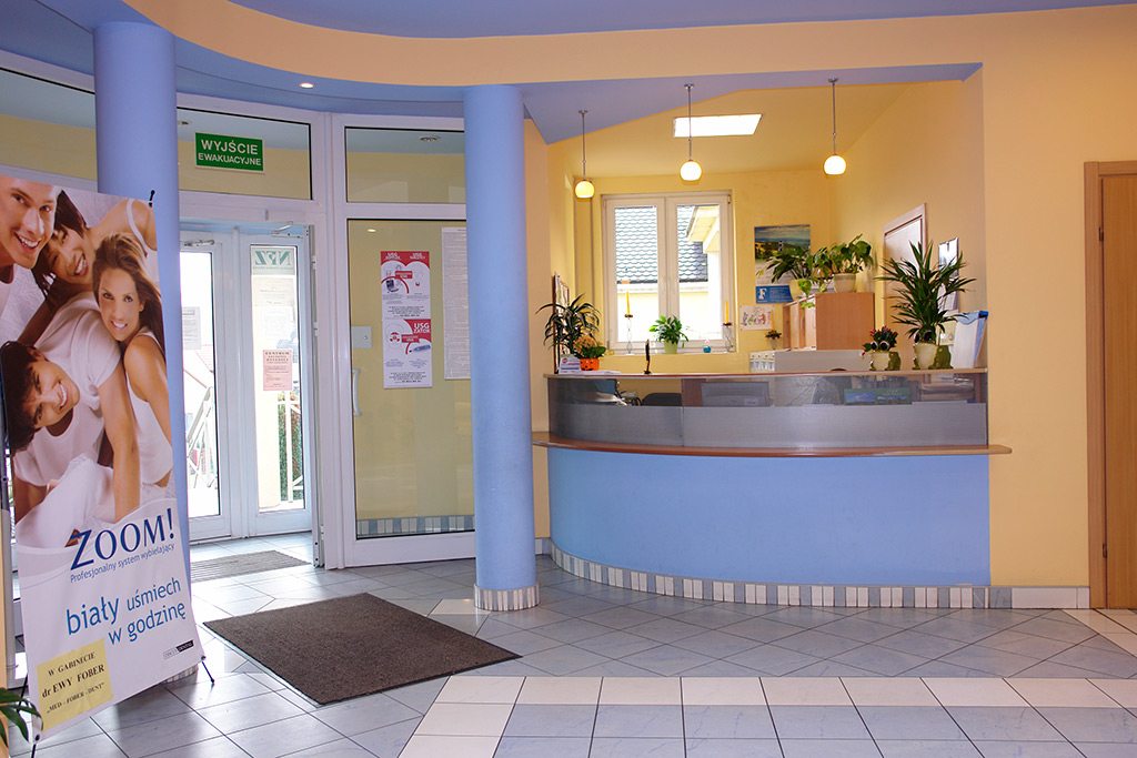 Budynek MEDFOBERDENT — parking